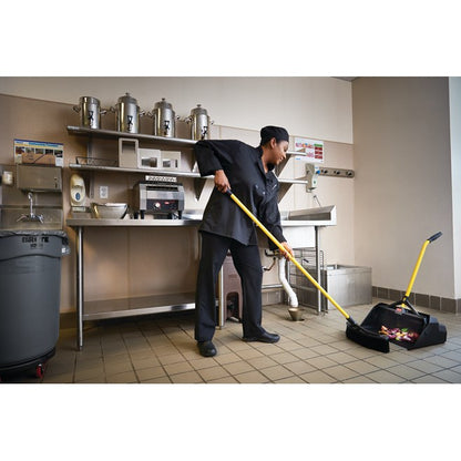 Rubbermaid Maximizer™ Heavy Duty Stand Up Debris Pan - Yellow